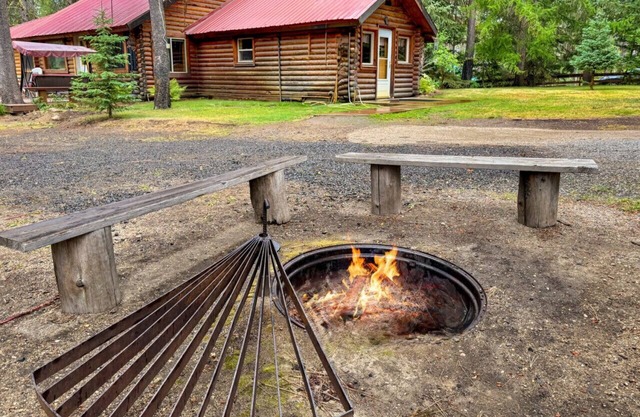 Hunt Lodge .