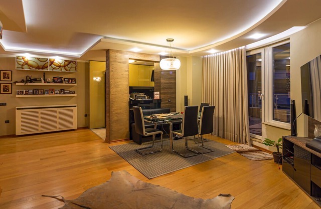 Spacious Lovely 3-Bed Apartment with big balcony