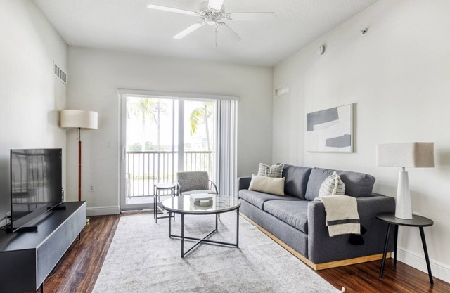 Spacious Miramar 2BR w/ Gym, Pool & W/D, nr WF, by Blueground