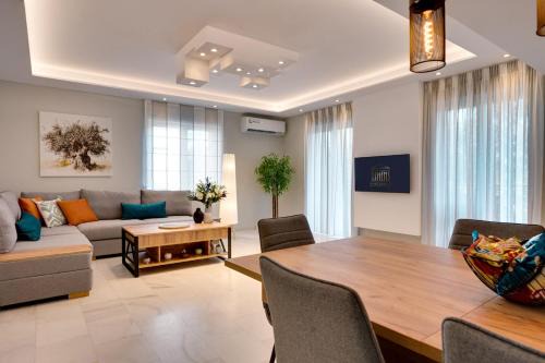 Spacious Modern 3BD Apartment
