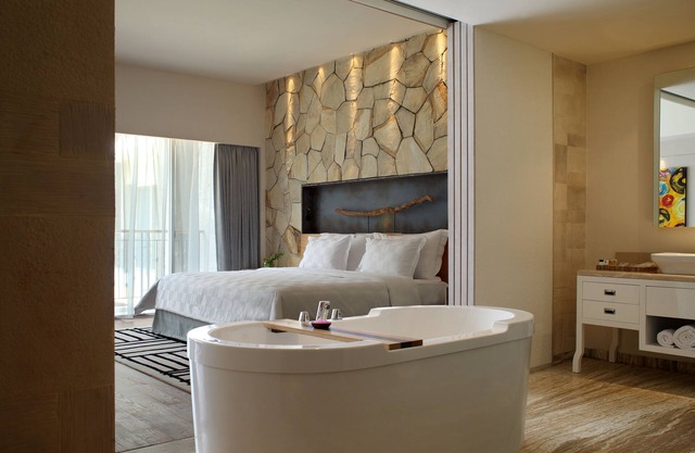 Amplia y moderna suite con artículos gratuitos de minibar (T Sand Suite8)