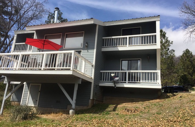 Espaciosa casa multifamiliar de montaña.