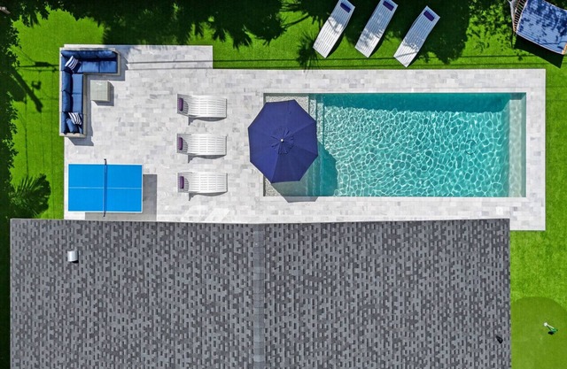 Spacious New 4BR Mins to Beach