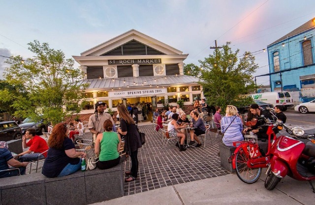 Hogar del estilo Nueva Orleans amplio con techos altos