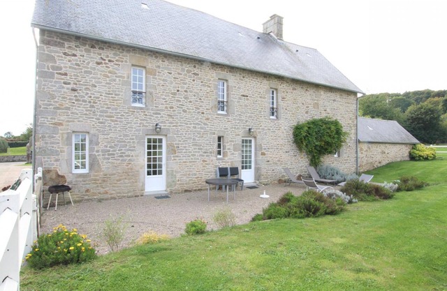 Casa con Jardín, Chimenea y Vistas al Campo en Normandía