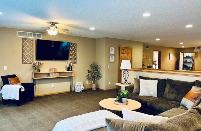 Spacious Northwoods Getaway!