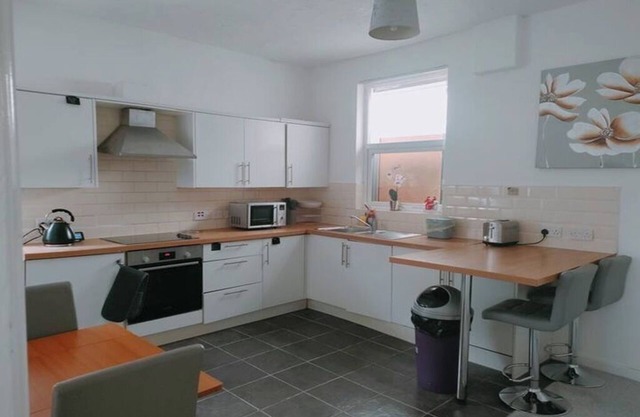 Spacious Pad- Close to sports village