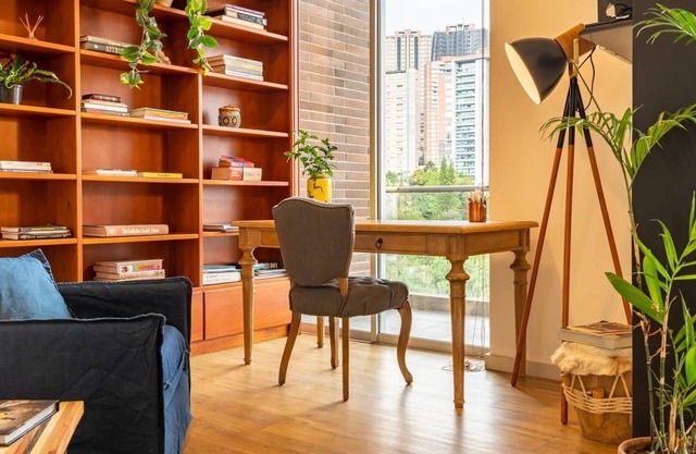 Spacious Poblado Apt on 22nd floor w/ breathtaking views of the city & mountains
