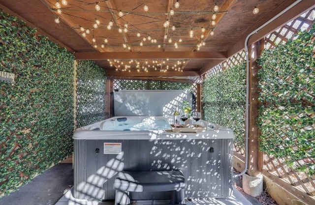 Spacious Poconos Retreat | Arcade | Fire Pit | AC