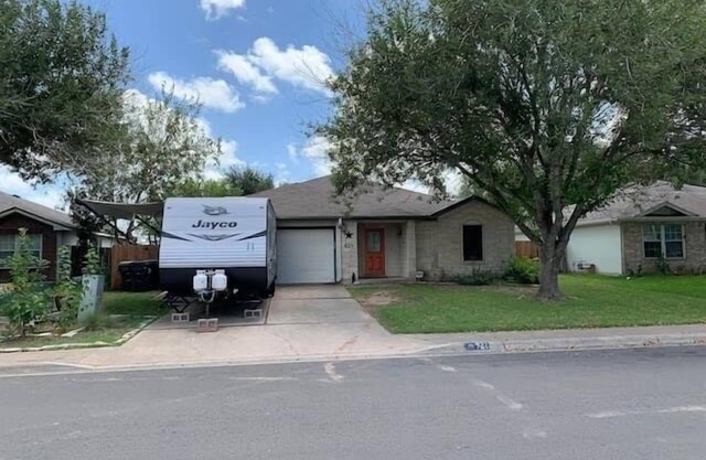 Spacious, Quiet Kyle, Texas Home to Relax with a Pool Table!