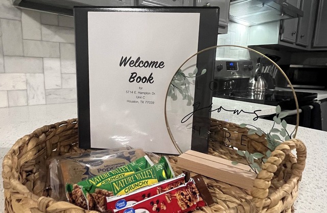 Spacious Renovated Townhome in Houston!