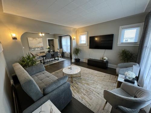 Spacious Retreat Near Convention Centers home