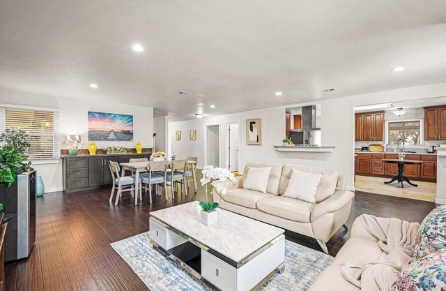 Spacious Retreat w Large Kitchen & Outdoor Patio