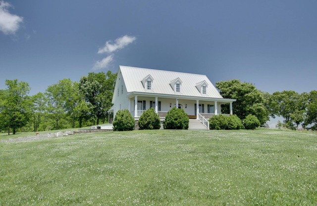 Spacious Countryside Getaway in Lexington w/ Deck!