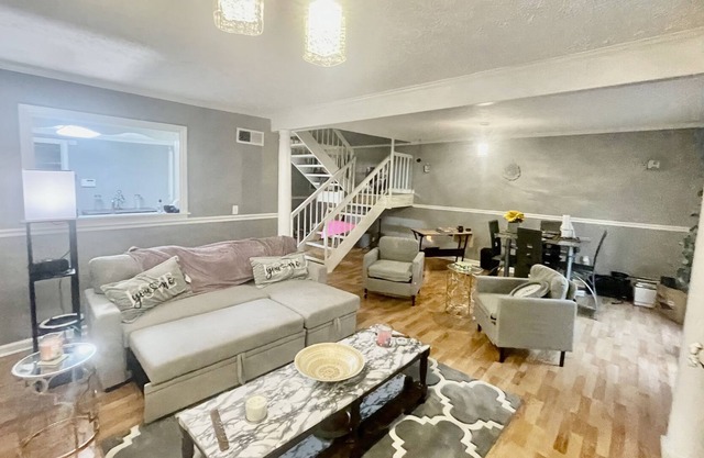 Spacious Serene Townhouse