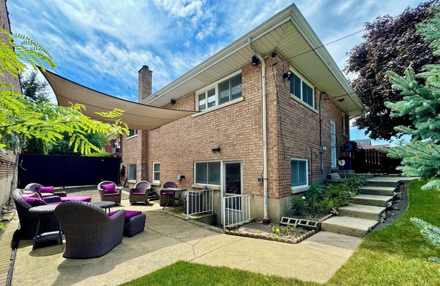 Spacious Single Family House with Parking