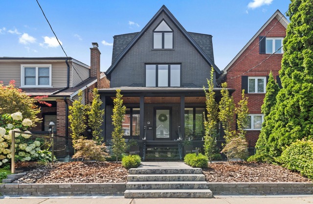 Spacious & Stylish Walk-Out - SuperHost