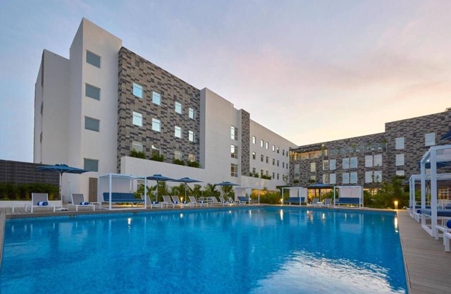 Spacious Suite Near Airport | Free Shuttle, Breakfast, Pool & Game Room