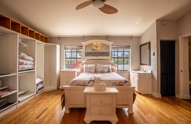 ☆Spacious & Unique☆ Luxury Estate in ♥ of Downtown