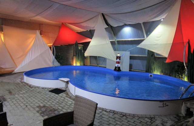 Residencia de vacaciones de 4 * generosamente diseñada para 6 personas. con piscina y uso de la sauna