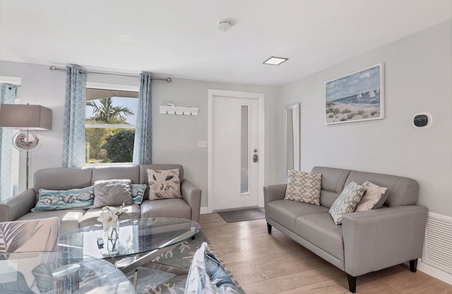 Amplia villa con exuberante jardín tropical muy cerca de Siesta Key!