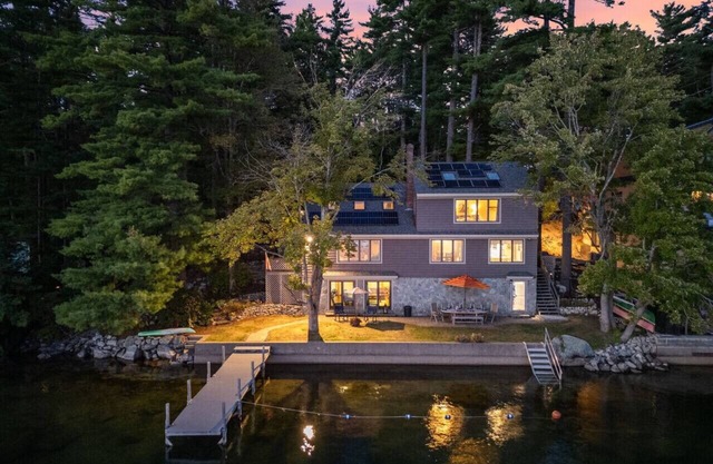 Spacious Waterfront Retreat on Merrymeeting Lake!