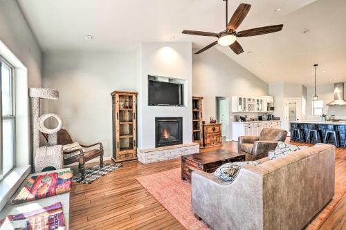 Spacious Williams Home with Yard Near Hiking!