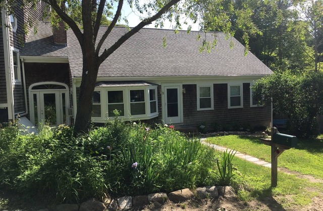 Espacioso, renovado Woods Hole Cape