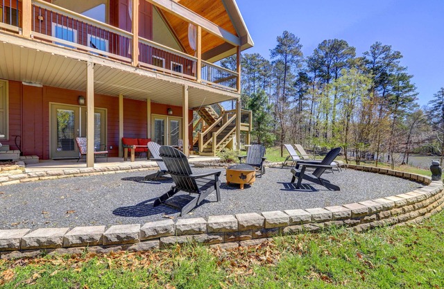 Sparta Home w/ On-Site Lake Access!