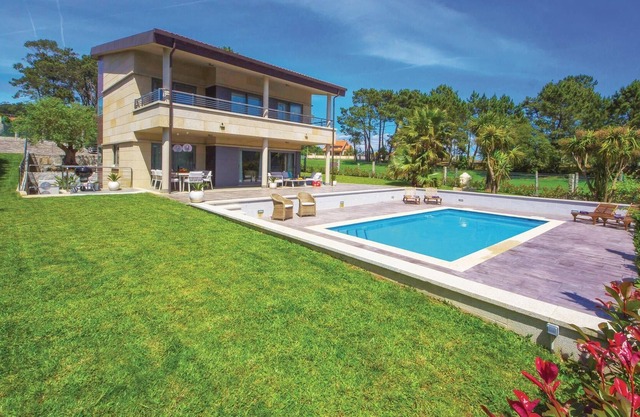 4 bedroom home in Pontevedra