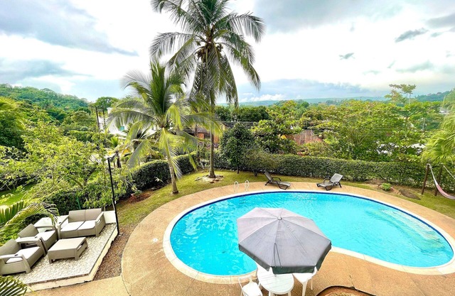 Espectacular Casa Finca con piscina, WI FI y AA