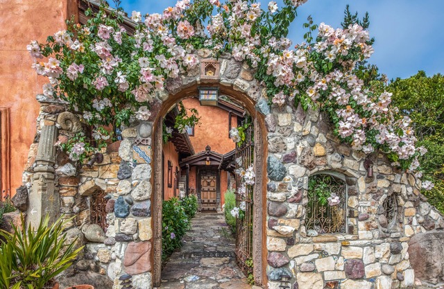 Hacienda Aguajito: Finca cerrada con vista al mar en 11 acres exóticos en Carmel