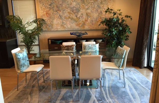 Frente al lago espectacular, amueblado, 3 dormitorios en Westlake Village, Californi