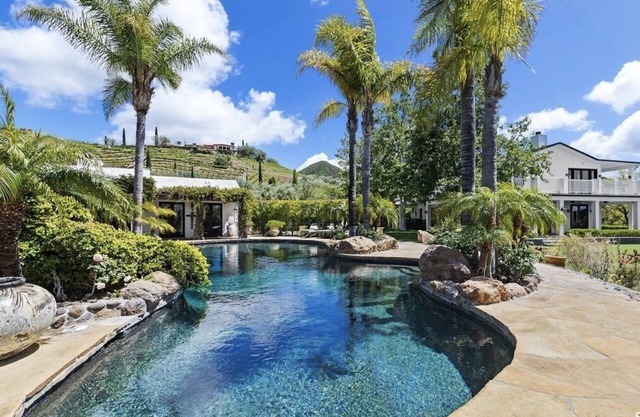 Spectacular Mountain and Vineyard views in the middle of the Malibu Wine Trail