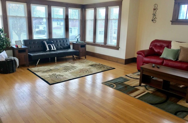 ¡Espectacular! Graduación naval de Great Lakes - para 8 personas