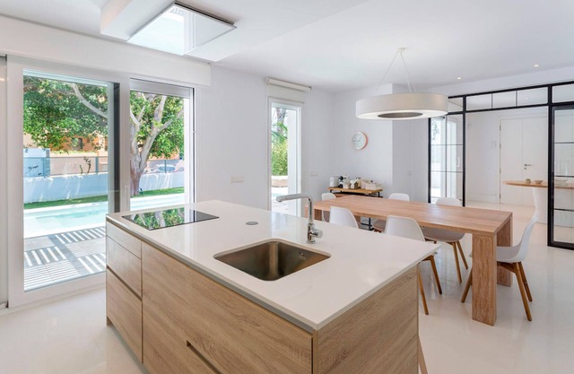 Spectacular Villa with private pool and garden. El Noruego