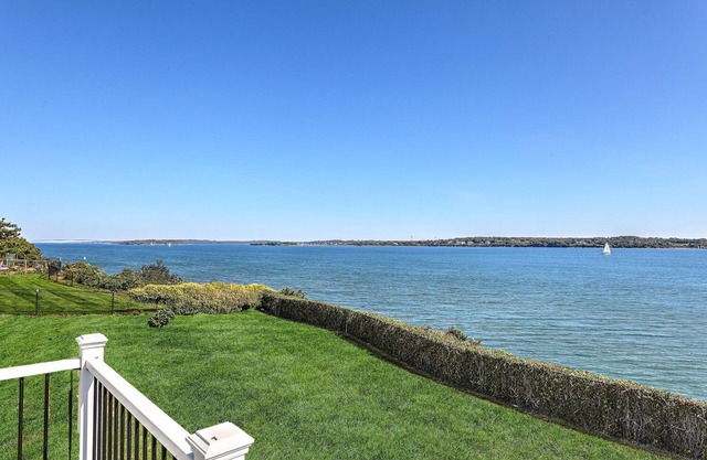 Spectacular water views of Beaver Tail and Jamestown Bridge