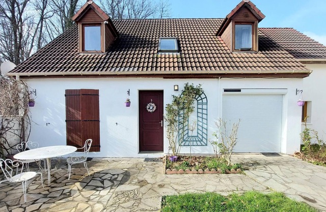 Alojamiento de 3 habitaciones en Cesson