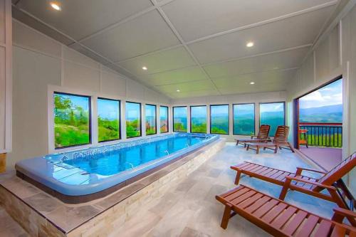 Splashing at the Bluff - Premier Smoky Mountain Views - Indoor Pool Spa - Luxury Cabin - Gatlinburg - Pigeon Forge