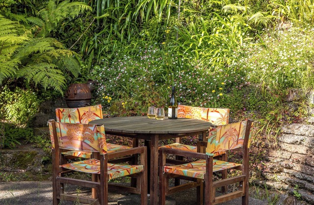 Splashing Tui Cottage - Our Island