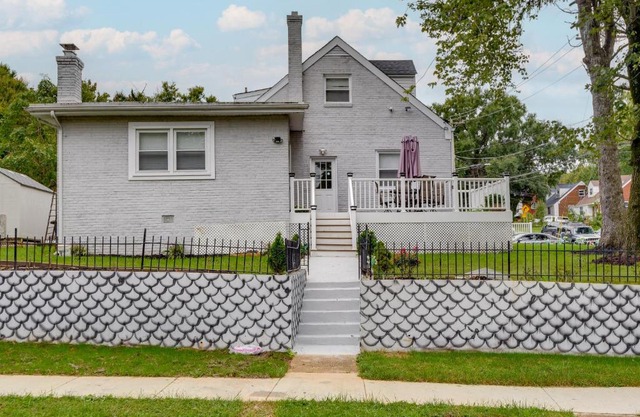 Splendid Hyattsville Home 7 Mi to Capitol!