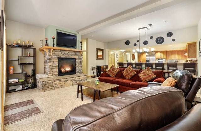 Splendor in the Sierras – Timber Ridge 3 Bedroom by RedAwning