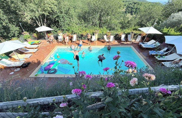 Spoleto Country Park - 7 houses on private estate - exc yours - sleeps 28