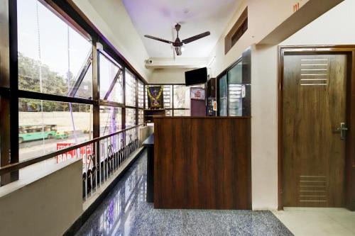 SPOT ON 73621 srinivasa boarding and lodging