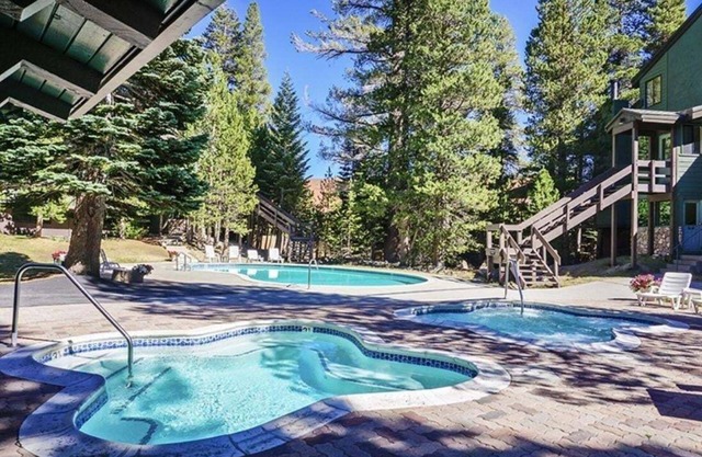 St. Anton Wooded View 2-bedroom Condos w/ Ski Lockers