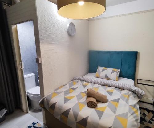 St Lucia women only lodge Leicester long stays