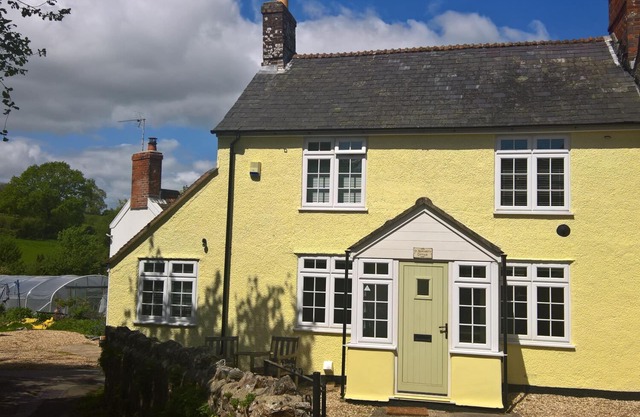 St Margaret's Cottage, TATWORTH