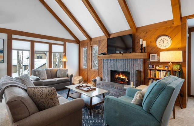Star Valley Lodge - Harbor Springs / Petoskey Getaway!