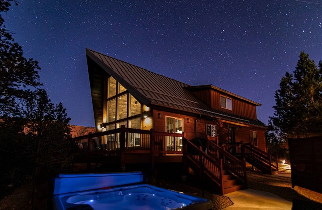 Stargazer Cabin | Private Hot tub | Zion NP