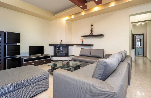 Stavroulas Amazing House